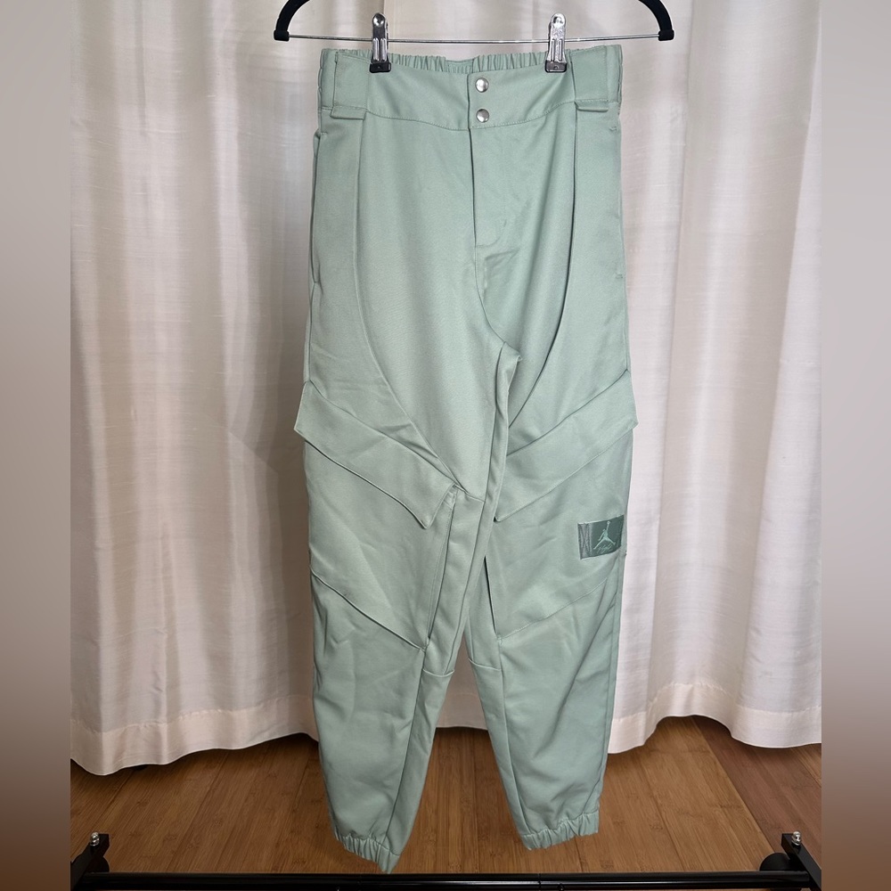 Jordan Green Track Pants with Relaxed Fit and Lightweight Fabric